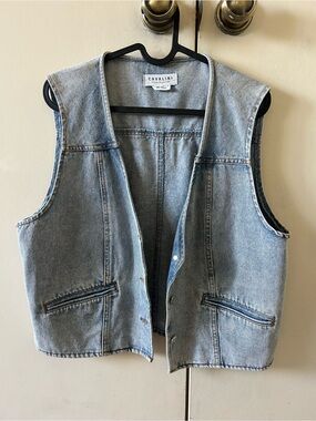 Cavalini Light Blue Denim Vest with Front Welt Pockets